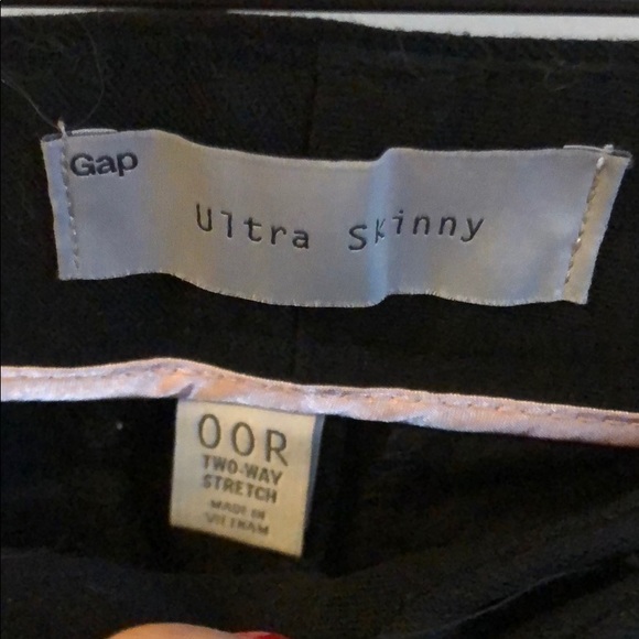 Skinny black cigarette pants by Gap - Picture 5 of 6
